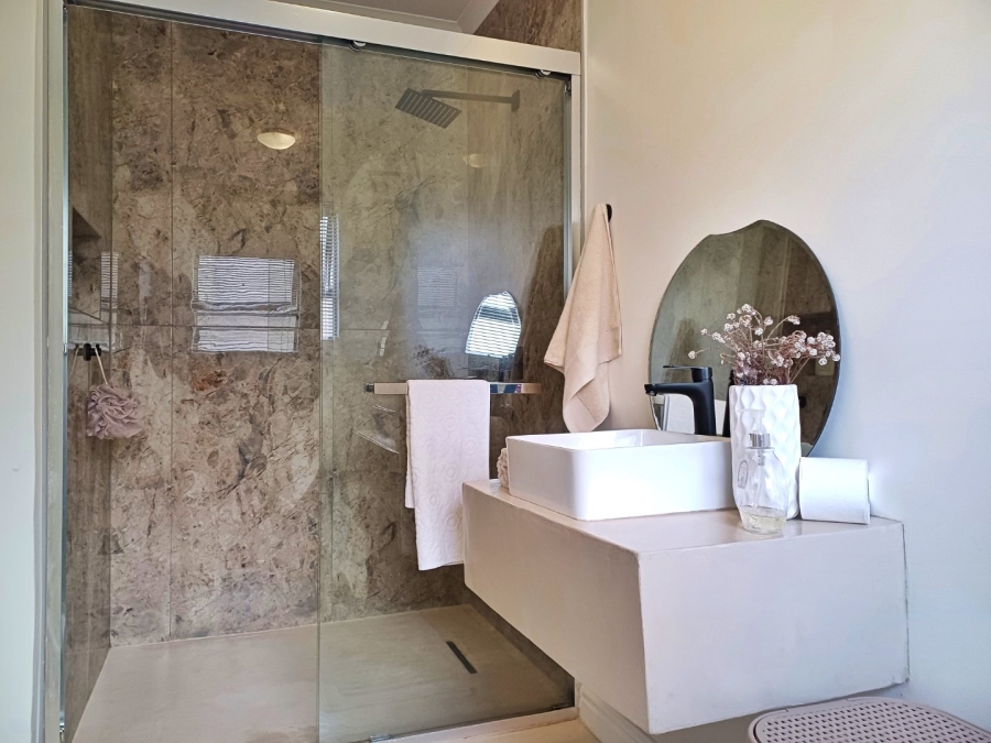 4 Bedroom Property for Sale in Avonddans Western Cape